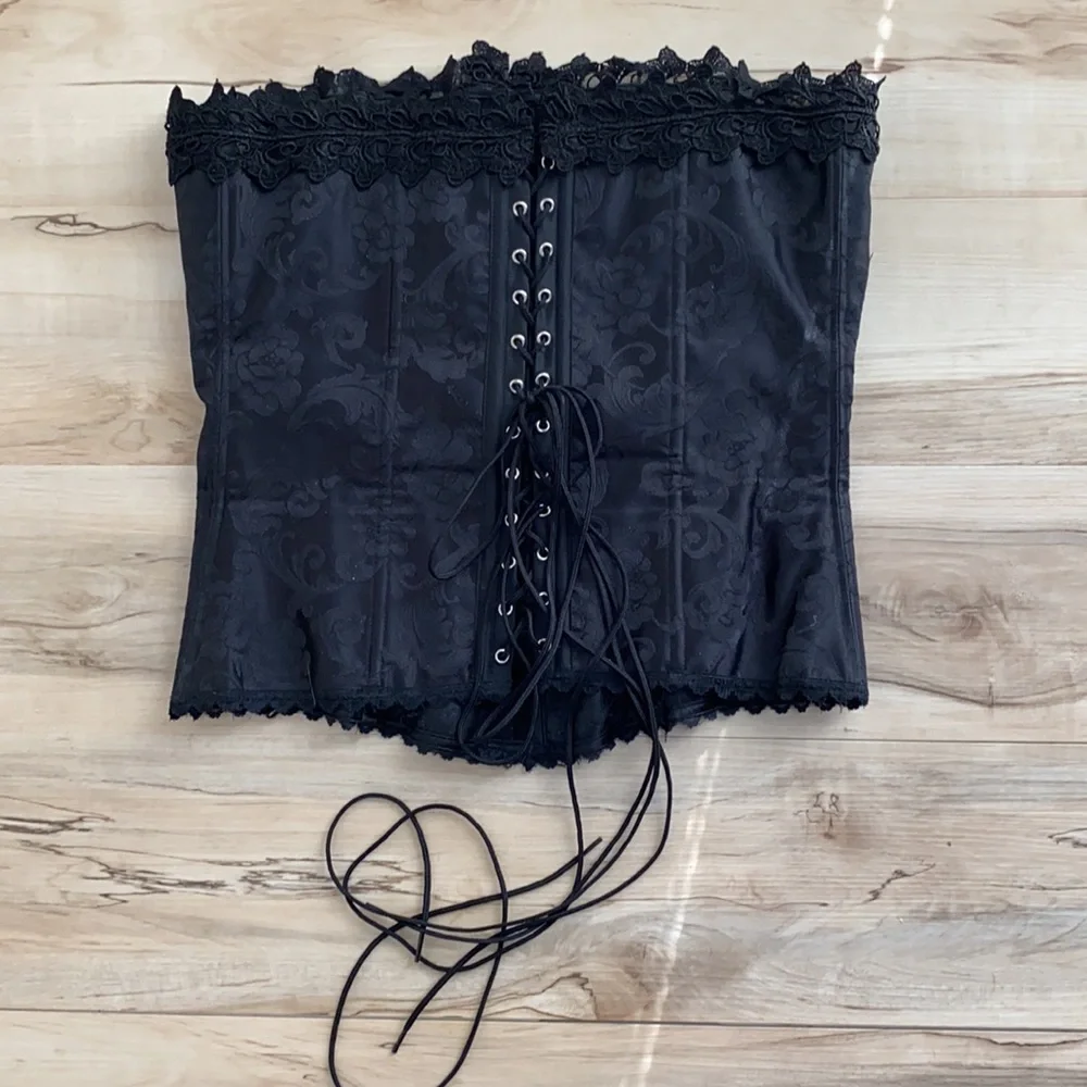 Fredericks of Hollywood Black Corset w/ Feather Belt - Picture 3 of 9